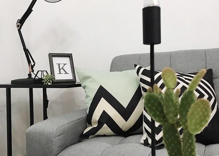 Airy W Balcony, Netflix, 3 Pools, Sleeps 3 Apartment Manila