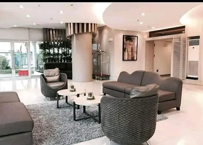 Airy W Balcony, Netflix, 3 Pools, Sleeps 3 Apartment Manila