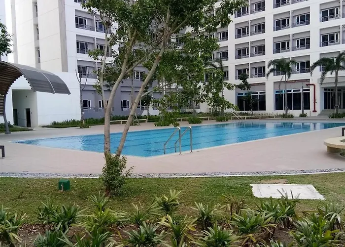 Apartment Airy W Balcony, Netflix, 3 Pools, Sleeps 3 Manila